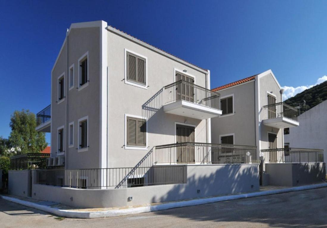 G.Living 365 Apartment Agia Efimia Exterior photo